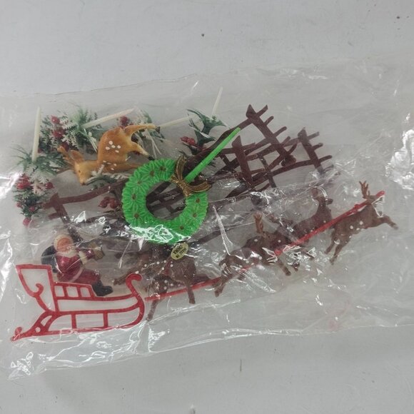 Vintage Plastic Christmas Village Accessory Set Santa Sleigh Reindeer Wreath NOS